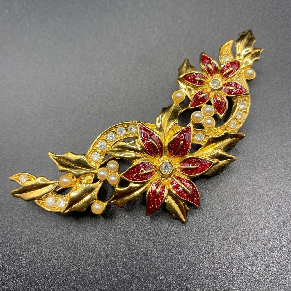 AVON Poinsettia Brooch Vintage Gold Tone Vintage Pearls & Rhinestones